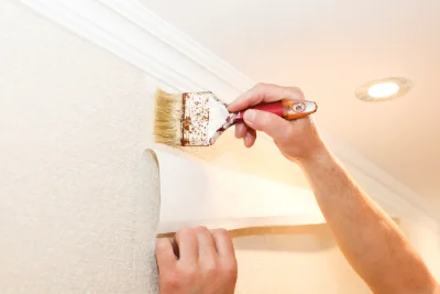 Pose de papier peint au Mans — revêtements muraux et toiles de verre